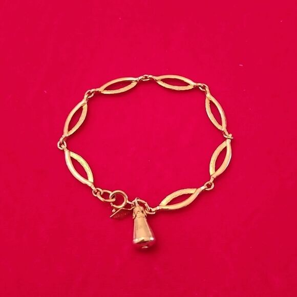 Vintage Sarah Coventry Yellow Gold Plated 7 inch Bracelet - Picture 1 of 2